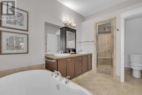 4822 Carmel Crescent, Kelowna, BC - Indoor Photo Showing Bathroom