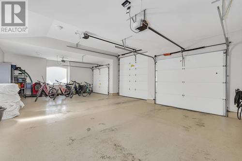 4822 Carmel Crescent, Kelowna, BC - Indoor Photo Showing Garage