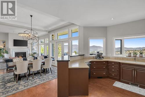 4822 Carmel Crescent, Kelowna, BC - Indoor Photo Showing Dining Room