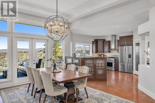 4822 Carmel Crescent, Kelowna, BC - Indoor Photo Showing Dining Room