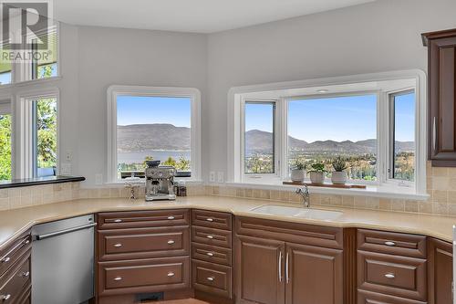 4822 Carmel Crescent, Kelowna, BC - Indoor Photo Showing Kitchen With Double Sink