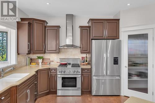 4822 Carmel Crescent, Kelowna, BC - Indoor Photo Showing Kitchen With Double Sink