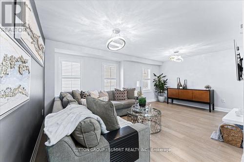 26 Ganton Heights, Brampton, ON - Indoor Photo Showing Living Room