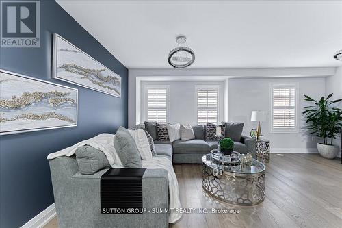 26 Ganton Heights, Brampton, ON - Indoor Photo Showing Living Room