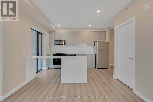 1814 - 15 Queen Street S, Hamilton, ON - Indoor Photo Showing Kitchen