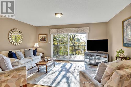 270 Bowen Drive, Peterborough (Northcrest), ON - Indoor Photo Showing Living Room