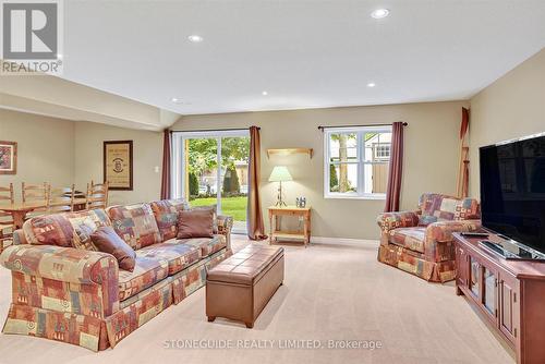 270 Bowen Drive, Peterborough (Northcrest), ON - Indoor Photo Showing Living Room