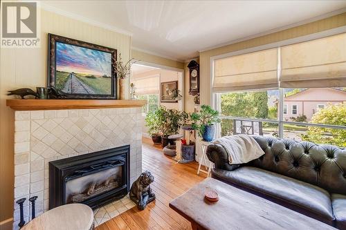 424 Sixth  Street, Nelson, BC - Indoor Photo Showing Living Room With Fireplace