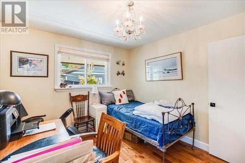 424 Sixth  Street, Nelson, BC - Indoor Photo Showing Bedroom