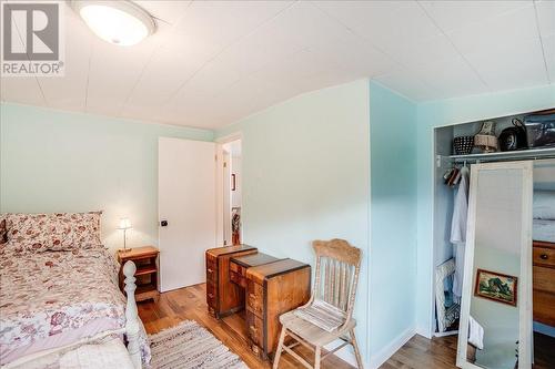 424 Sixth  Street, Nelson, BC - Indoor Photo Showing Bedroom