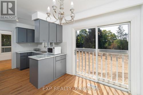 25 Bell Court, Vaughan, ON - Indoor Photo Showing Kitchen