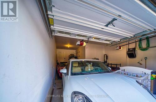 509 Clifford Perry Place, Newmarket, ON - Indoor Photo Showing Garage