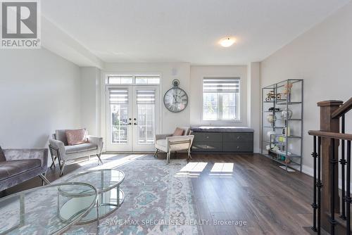 16 Faye Street, Brampton, ON - Indoor Photo Showing Living Room