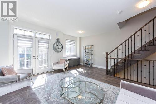 16 Faye Street, Brampton, ON - Indoor Photo Showing Living Room