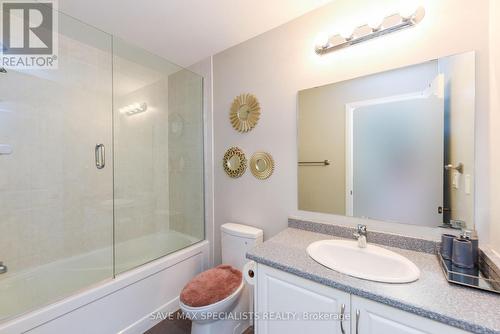 16 Faye Street, Brampton, ON - Indoor Photo Showing Bathroom