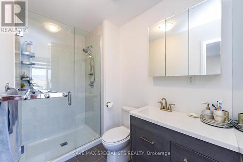 16 Faye Street, Brampton, ON - Indoor Photo Showing Bathroom