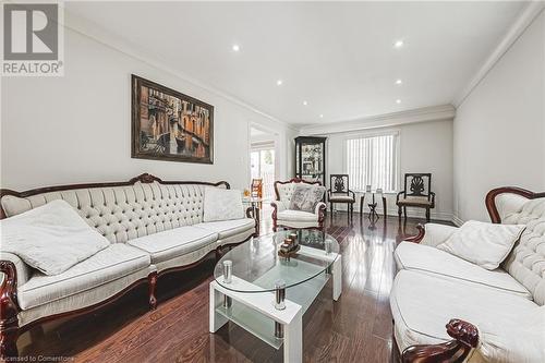 5008 Willowood Drive, Mississauga, ON - Indoor Photo Showing Living Room