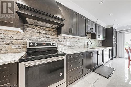 5008 Willowood Drive, Mississauga, ON - Indoor Photo Showing Kitchen With Upgraded Kitchen