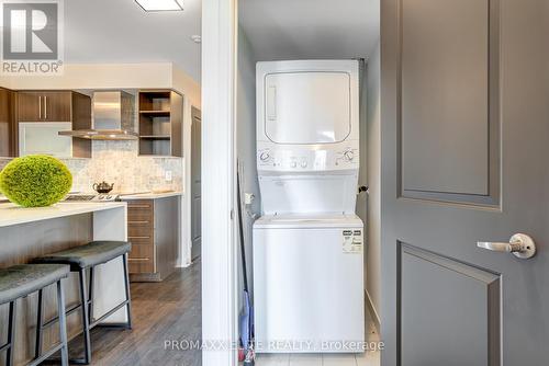 907 - 1 Michael Power Place, Toronto (Islington-City Centre West), ON - Indoor Photo Showing Laundry Room