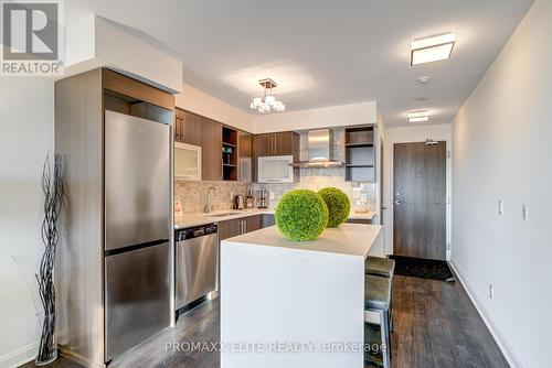 907 - 1 Michael Power Place, Toronto, ON - Indoor Photo Showing Kitchen