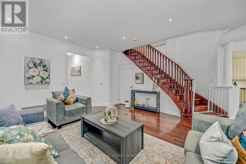 16 Rougebank Avenue, Caledon, ON - Indoor Photo Showing Living Room