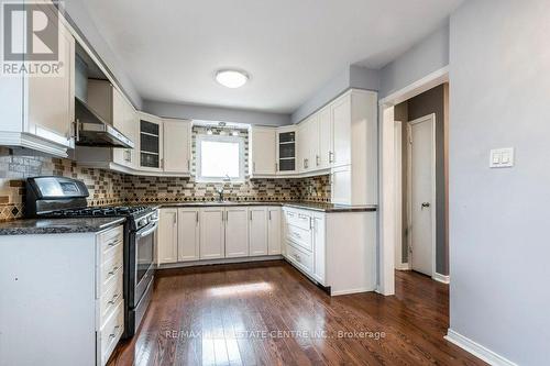 38 Montcalm Place, Brampton, ON - Indoor Photo Showing Kitchen