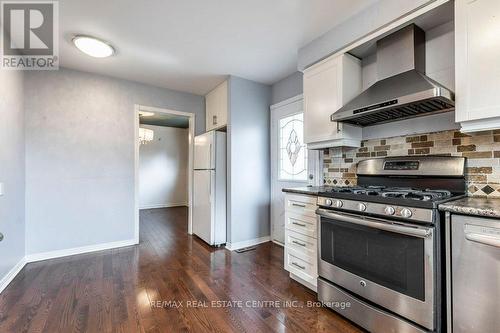 38 Montcalm Place, Brampton, ON - Indoor Photo Showing Kitchen