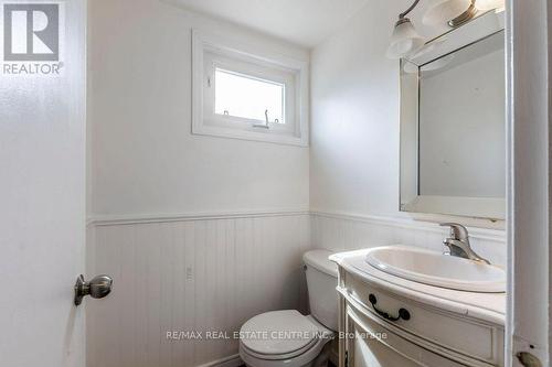 38 Montcalm Place, Brampton, ON - Indoor Photo Showing Bathroom