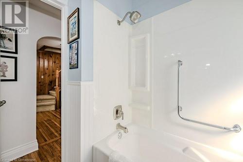 31 Ellen Street, Fort Erie, ON - Indoor Photo Showing Bathroom