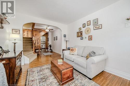 31 Ellen Street, Fort Erie, ON - Indoor Photo Showing Living Room