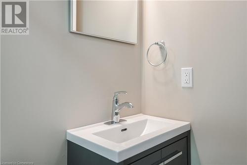 183 Rykert Street Street Unit# B, St. Catharines, ON - Indoor Photo Showing Bathroom