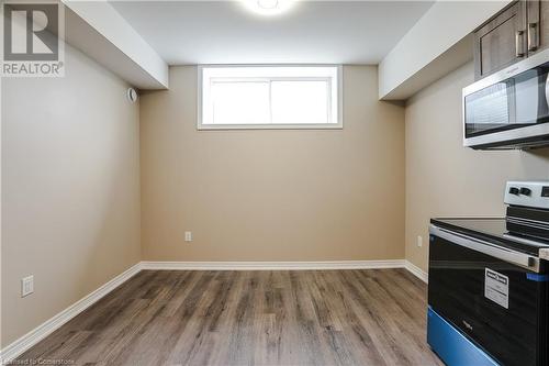 183 Rykert Street Street Unit# B, St. Catharines, ON - Indoor Photo Showing Other Room