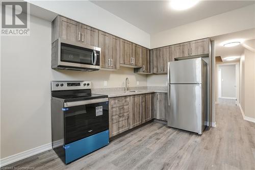 183 Rykert Street Street Unit# B, St. Catharines, ON - Indoor Photo Showing Kitchen