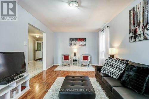 100 Sullivan Drive N, Ajax, ON - Indoor Photo Showing Living Room