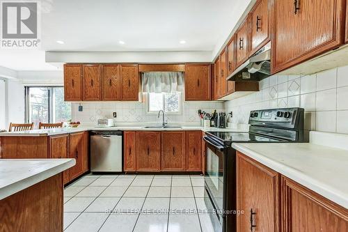 100 Sullivan Drive N, Ajax, ON - Indoor Photo Showing Kitchen