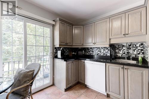 2259 Ingersoll Drive, Burlington, ON - Indoor Photo Showing Kitchen