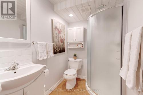 2259 Ingersoll Drive, Burlington, ON - Indoor Photo Showing Bathroom