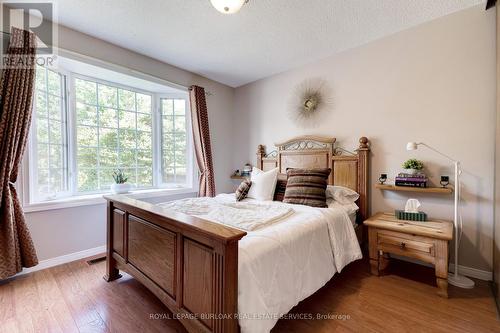 2259 Ingersoll Drive, Burlington, ON - Indoor Photo Showing Bedroom