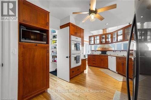 2 Hilda Street, Welland, ON - Indoor Photo Showing Kitchen