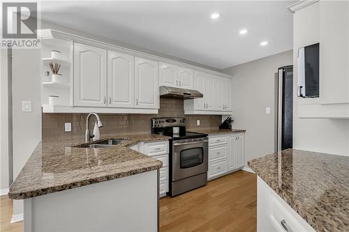 565 Dean Drive, Cornwall, ON - Indoor Photo Showing Kitchen With Double Sink