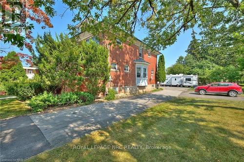 3758 Main Street, Niagara Falls, ON - Outdoor