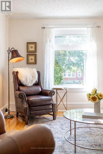 367 Bleecker Avenue, Belleville, ON - Indoor Photo Showing Living Room