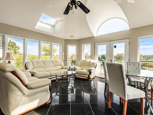 Coin-repas - 16700 Ch. St-Roch, Sorel-Tracy, QC - Indoor Photo Showing Living Room