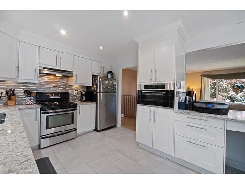 20784 48 Avenue, Langley, BC - Indoor Photo Showing Kitchen