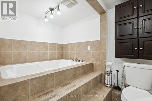 15 St Albans Drive, Halton Hills, ON - Indoor Photo Showing Bathroom