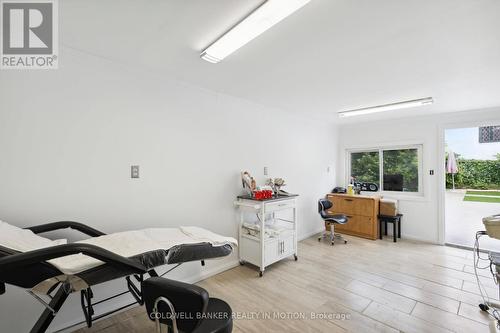 15 St Albans Drive, Halton Hills, ON - Indoor Photo Showing Bedroom