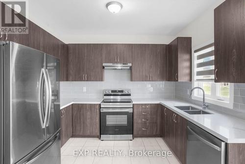 1627 Marina Drive, Fort Erie, ON - Indoor Photo Showing Kitchen With Double Sink With Upgraded Kitchen