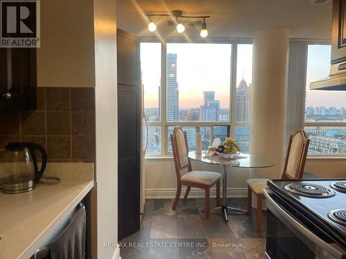 2408 - 400 Webb Drive, Mississauga (City Centre), ON - Indoor Photo Showing Kitchen