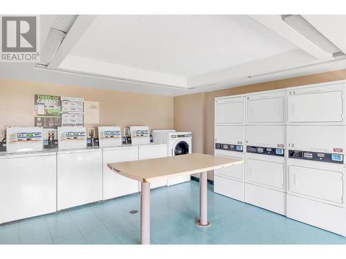 503 1026 Queens Avenue, New Westminster, BC - Indoor Photo Showing Laundry Room