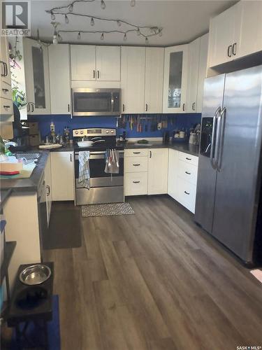 1114 Byng Avenue, Saskatoon, SK - Indoor Photo Showing Kitchen With Double Sink